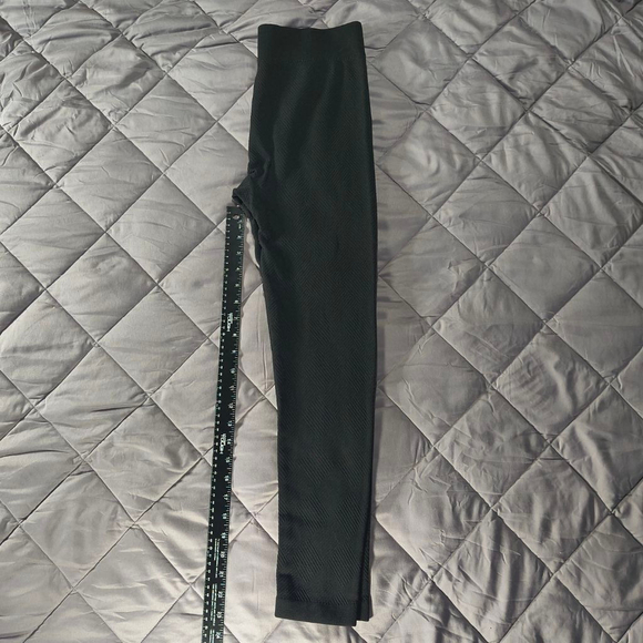 (L/XL) Women's Moral Fiber Black Textured Fleece Lined Leggings - Picture 4 of 5